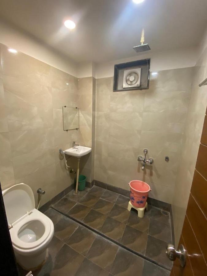 Hotel Raghupati Ayodhya Buitenkant foto