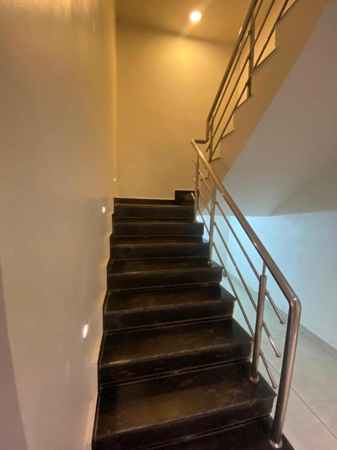 Hotel Raghupati Ayodhya Buitenkant foto