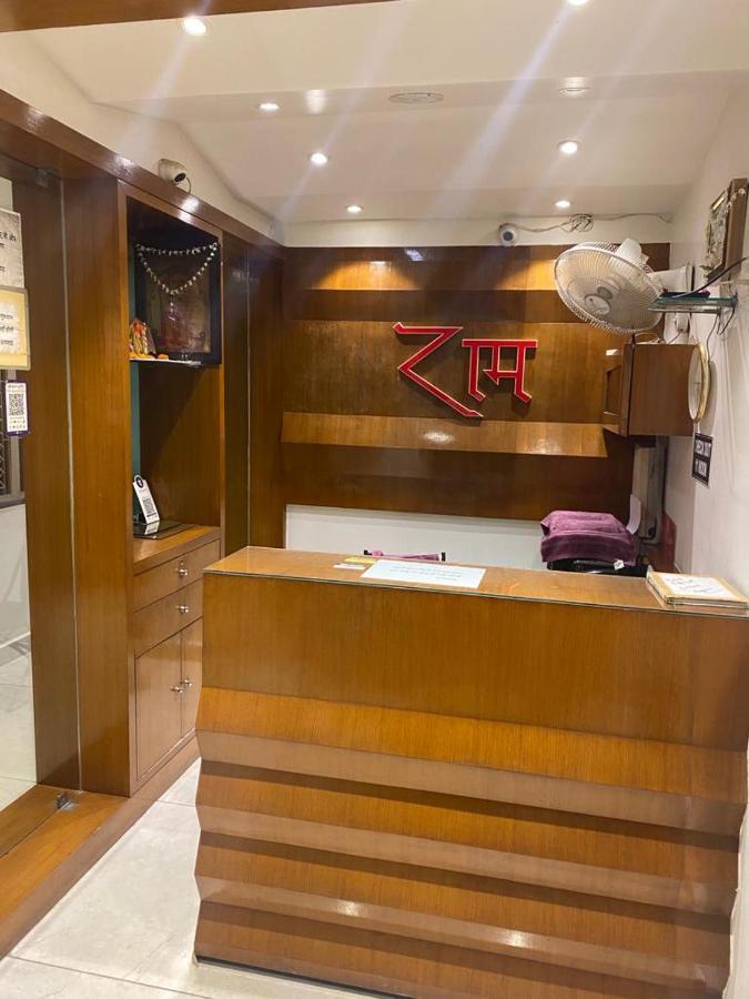Hotel Raghupati Ayodhya Buitenkant foto